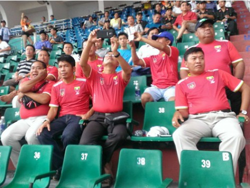 Giải U.21 Quốc tế: CĐV Myanmar “đốt cháy” sân Thống Nhất
