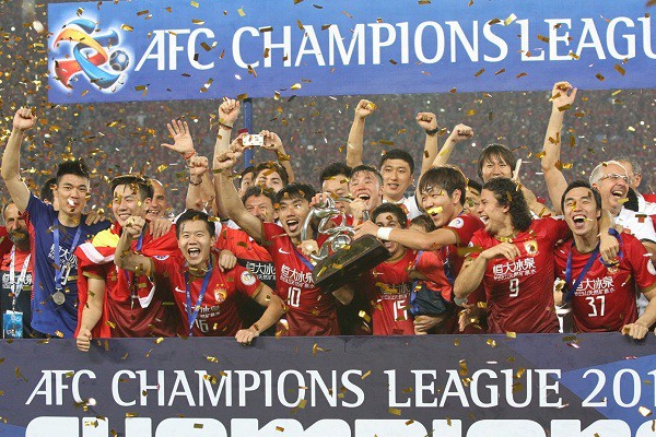 Guangzhou Evergrande: Người Trung Quốc khoe “cơ bắp”