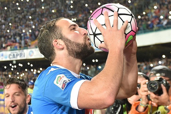 Higuain là chân sút xuất sắc nhất lịch sử Serie A