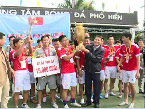Hồng Tiến vô địch giải Phố Hiến League 2015