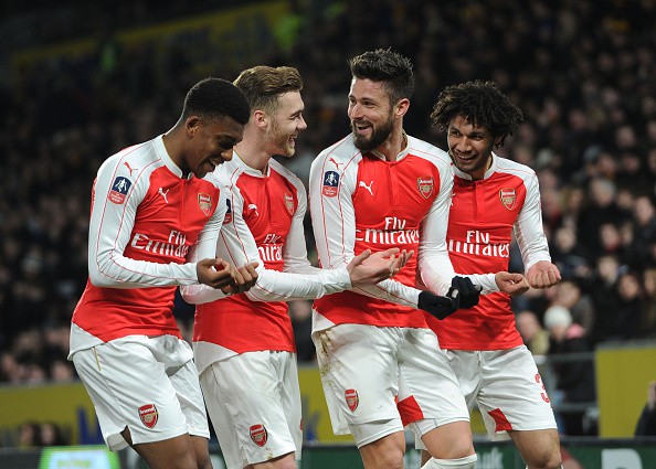 Hull 0-4 Arsenal: Song sát Walcott - Giroud giải hạn cho Pháo thủ