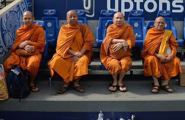 Leicester City mời thầy "làm phép" trước trận gặp M.U