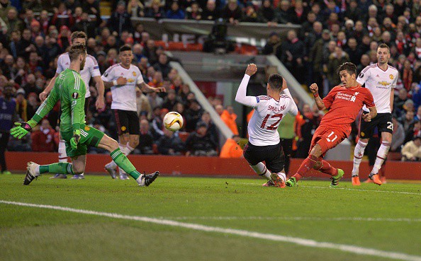 Man Utd thua Livepool 0-2 một cách... may mắn
