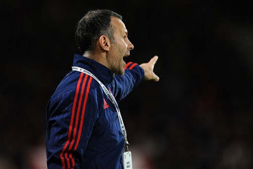 “Bốc hơi” khỏi Man Utd, Ryan Giggs hết cửa làm HLV?