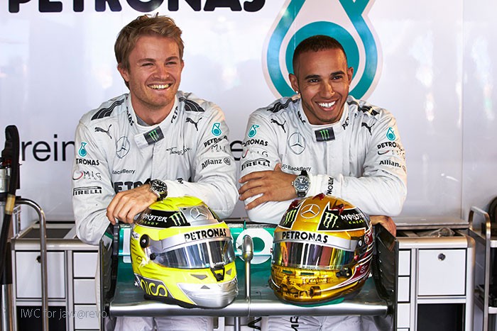 Mercedes có thể loại Hamilton hoặc Rosberg