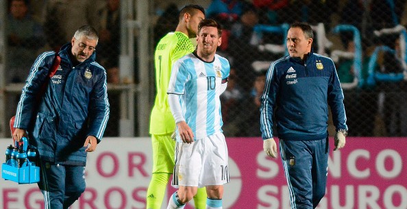 Messi không thể cùng đồng đội phục thù Chile