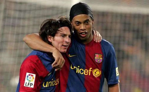 Messi chính thức vượt qua Ronaldinho