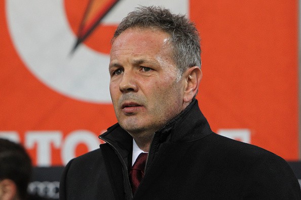 Mihajlovic chỉ còn đợi AC Milan thông báo quyết định sa thải