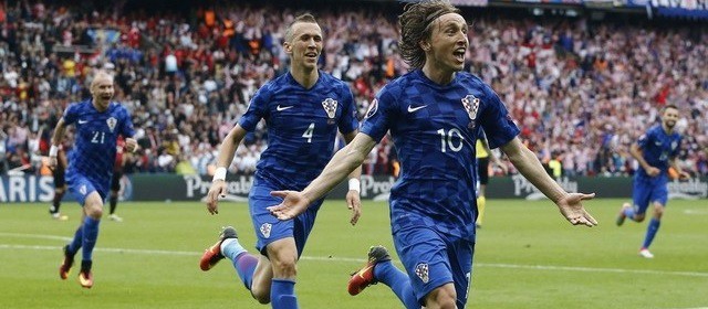 Luka Modric: 1 siêu phẩm, 2 kỷ lục