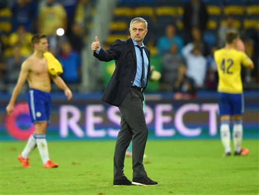 Mourinho muốn Arsenal bị loại khỏi Champions League