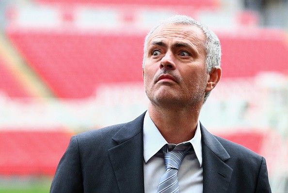 Mourinho tự tin chiếm ghế của Van Gaal