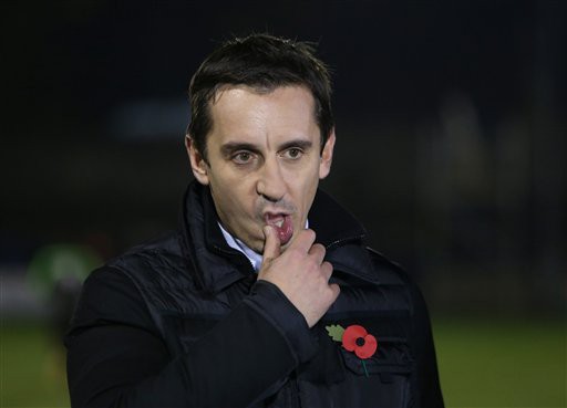 Neville : Thân ở Valencia, hồn về Manchester