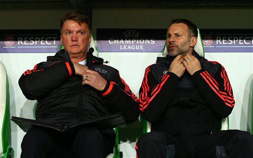 Người nhà "đánh hội đồng" Van Gaal