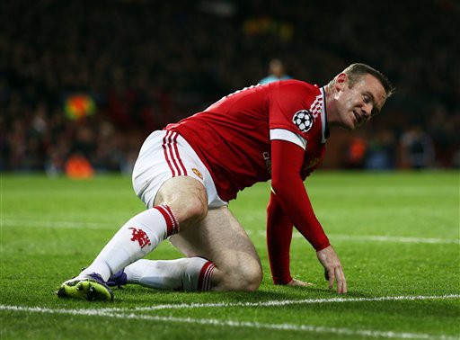 NHM Man Utd đua nhau "ném đá" Rooney