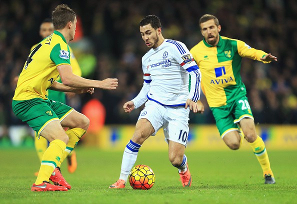 Norwich 1-2 Chelsea: Thắng nhờ Hazard và... trọng tài