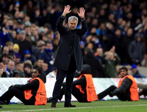 Phản ứng của các cầu thủ Chelsea trước tin Mourinho bị sa thải