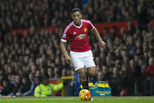 PSG tính "cướp" Martial khỏi Man Utd