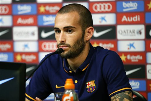 Sao Barca "khinh thường" Real và Zidane