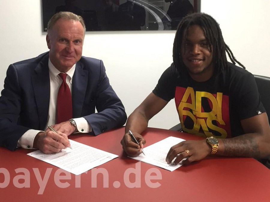 Sau Hummels, Man Utd lại bị Bayern "cướp" Sanches