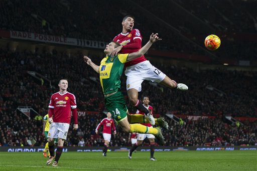 Man Utd mất thêm Smalling vì chấn thương?
