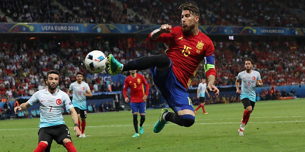 Ramos vượt huyền thoại Xavi về số trận ra sân cho ĐT Tây Ban Nha