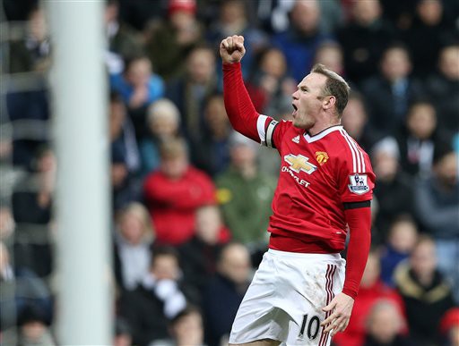 Rooney xô đổ kỷ lục của Nistelrooy