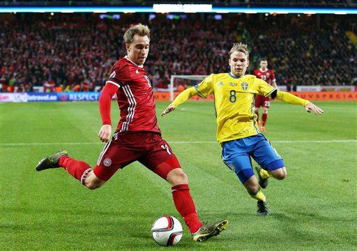 Thụy Điển 2-1 Đan Mạch: Thua sát nút, Đan Mạch còn cơ hội