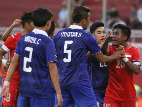 U.21 Thái Lan chơi đòn Muay trước trận bán kết