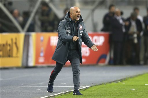 HLV trưởng ĐT Chile "ngó lơ" Chelsea