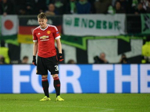 Van Gaal bị “mắng” vì chê bai Schweinsteiger