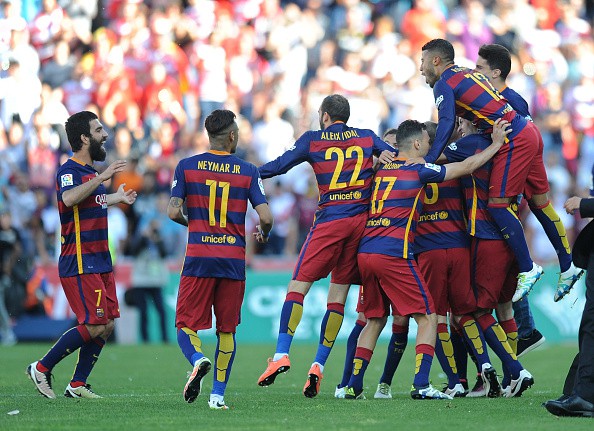 Vượt qua Real, các cầu thủ Barca được thưởng to