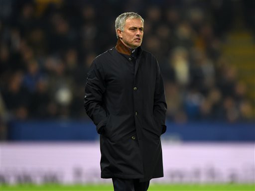 “Mourinho giả dối với chính mình”