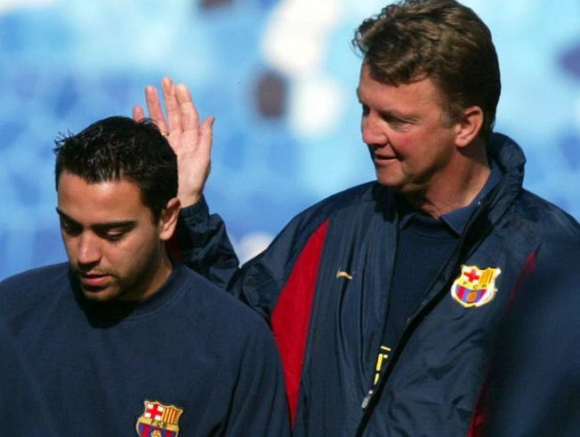 Xavi nghĩ Van Gaal là một gã ngốc nghếch