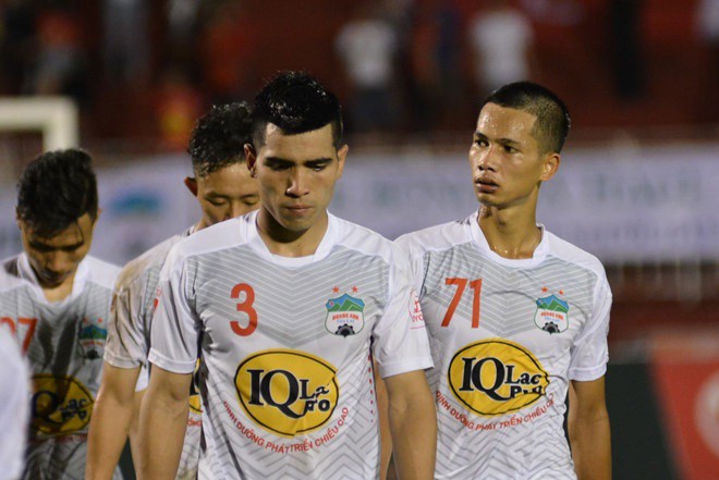 Điểm binh vòng 20 V.League 2017: HAGL mất trụ cột hàng phòng thủ