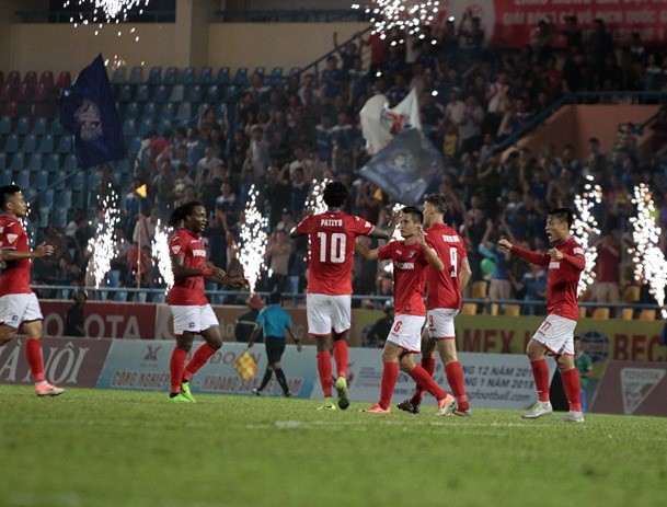 Đội hình tiêu biểu vòng 22 V.League 2017: Hải Huy lần đầu góp mặt
