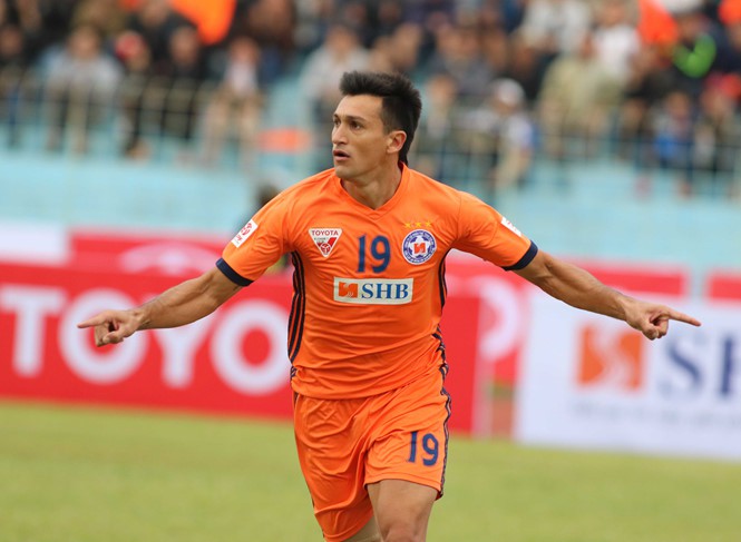 Tiền đạo ngoại khẳng định chỗ đứng tại ĐHTB vòng 15 V.League 2017