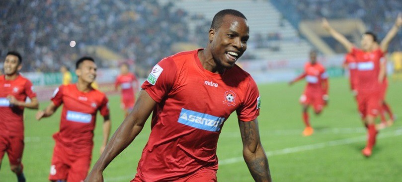 Top 5 bàn thắng đẹp vòng 3 V.League 2018: Siêu phẩm của Stevens