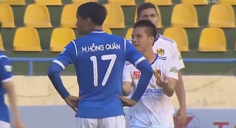 Video Top 5 pha bỏ lỡ vòng 4 V.League 2018: Mạc Hồng Quân bỏ lỡ cơ hội "vàng" khó tin