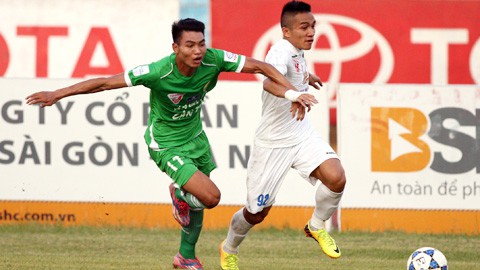 Video: Hà Nội FC chia điểm với XSKT Cần Thơ trong ngày Nsi bóp cổ Duy Mạnh