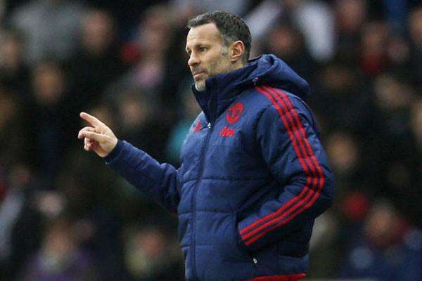 Giggs sẽ bỏ M.U nếu phải làm HLV tạm quyền