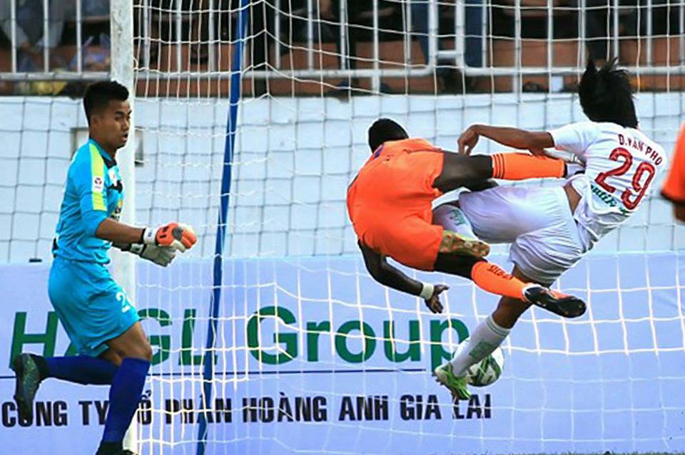 Ban Trọng tài VFF bác đơn khiếu nại của HA.GL về vụ Văn Pho