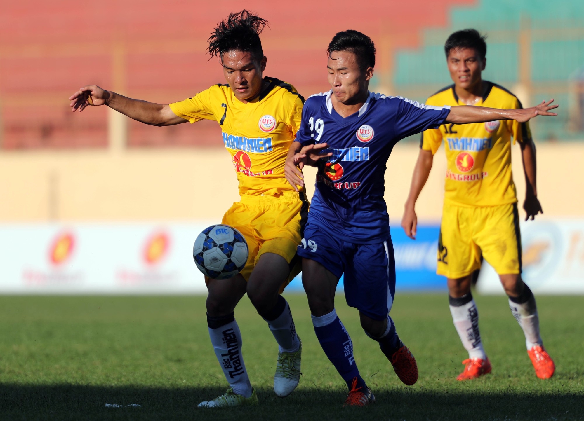 VCK U.19 QG: Có quân HA.GL, Bình Định vẫn thua muối mặt