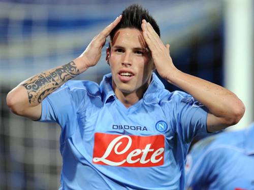 Hamsik lộng lẫy trong váy hồng dự tiệc