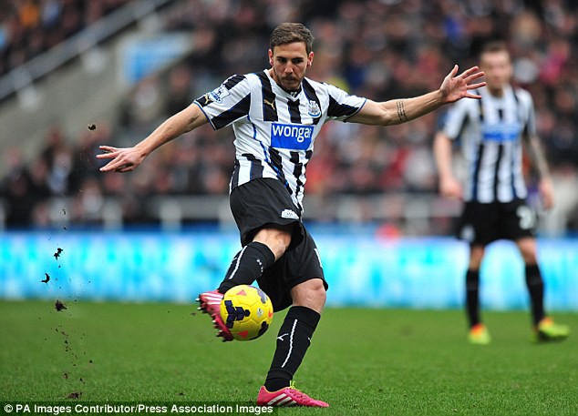 Ngôi sao Newcastle, Dan Gosling bị phạt 30.000 bảng