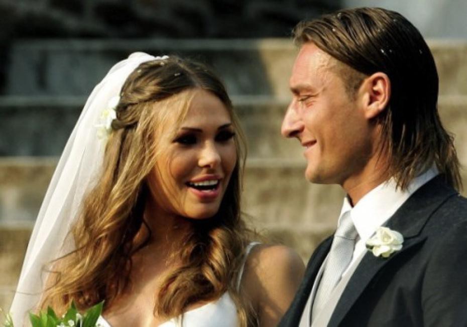 Totti phủ nhận “ăn vụng” sau lưng vợ: “Hãy để tôi yên!”