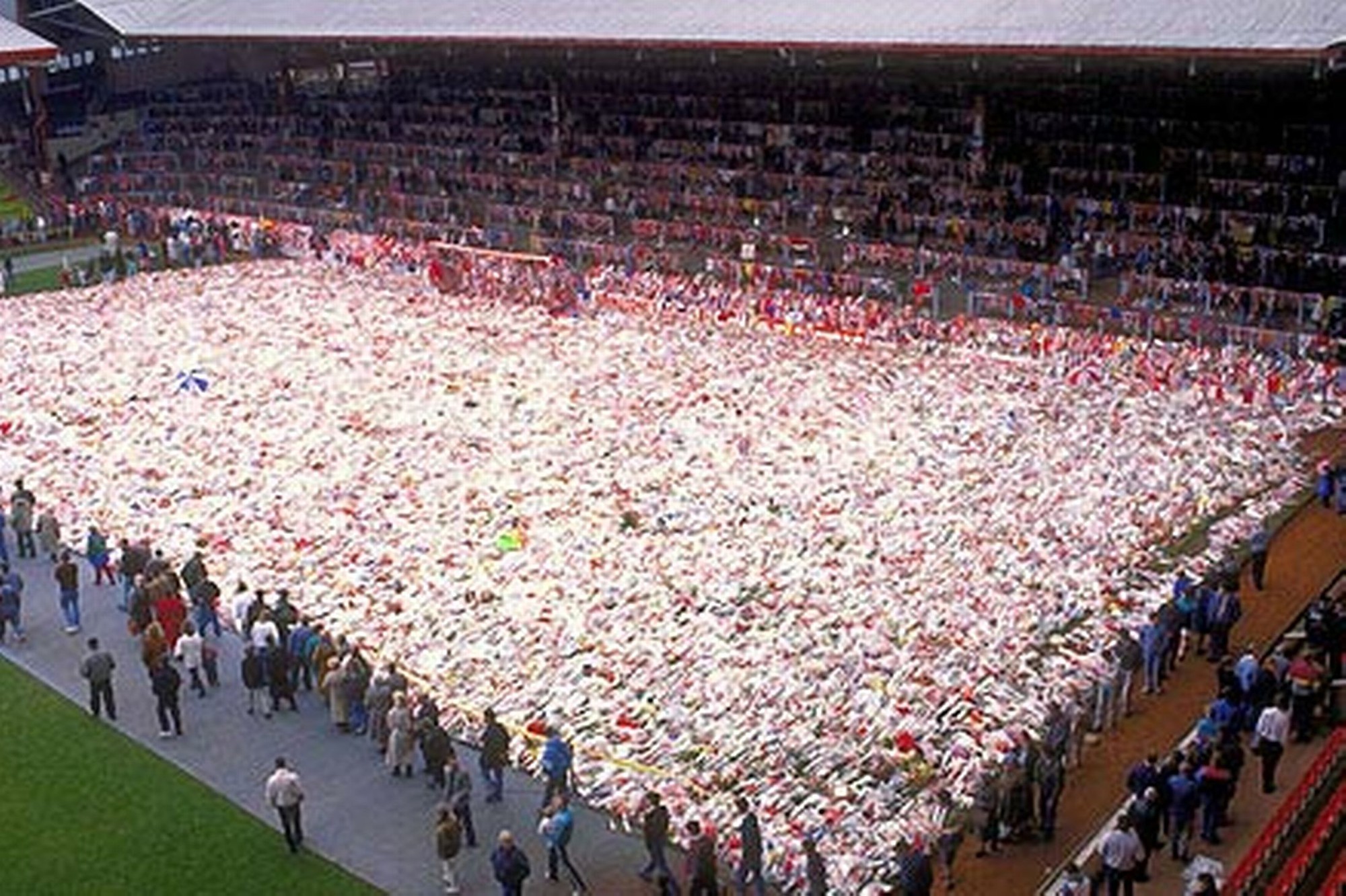 Thảm họa Hillsborough và quyết định dời lịch thi đấu của FA