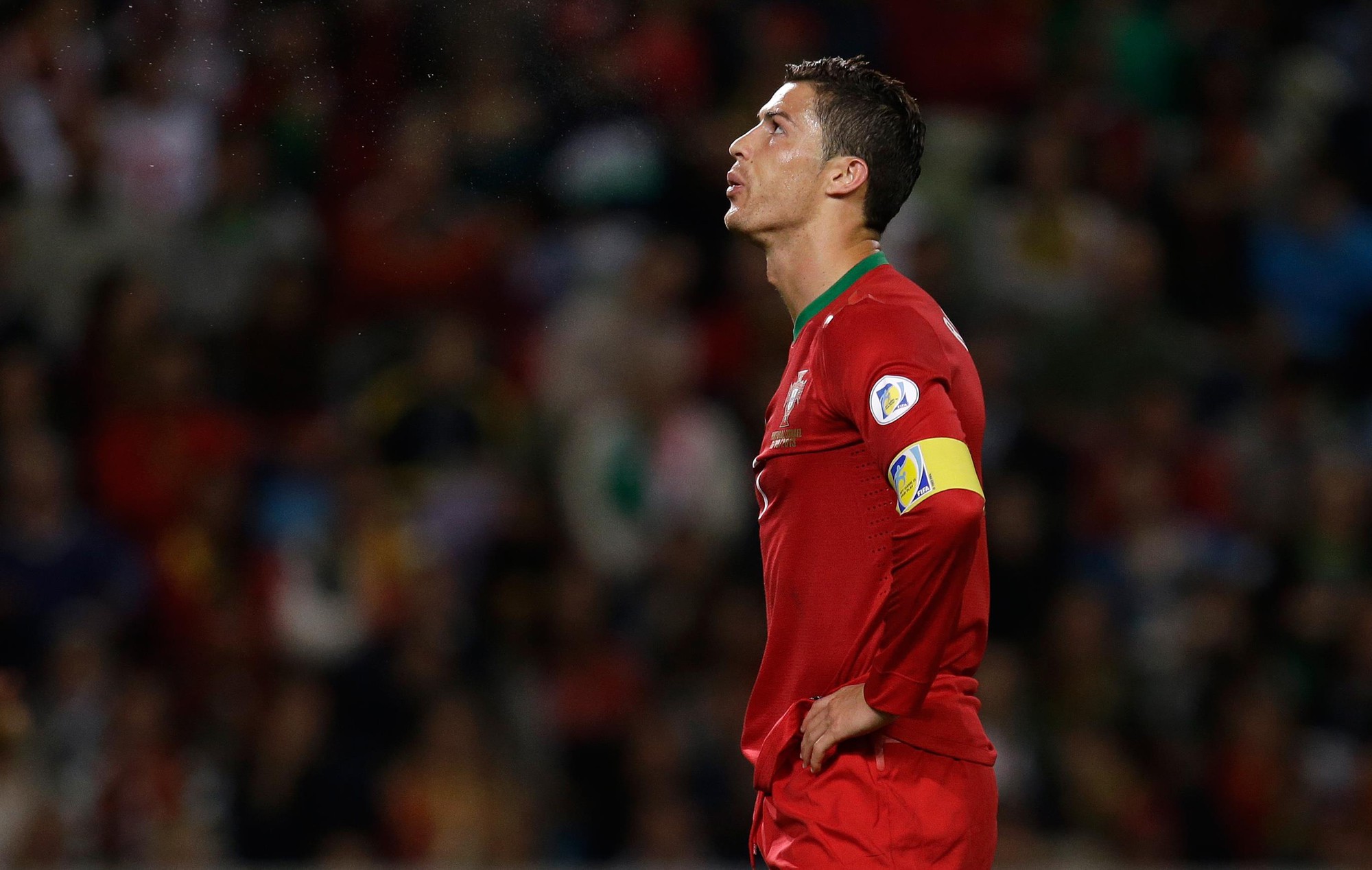 Ronaldo bị phù thủy Ghana “yểm bùa”?