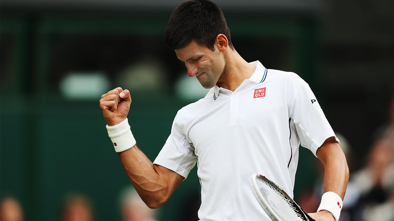 VÒNG 2 WIMBLEDON: Djokovic toát mồ hôi đi tiếp