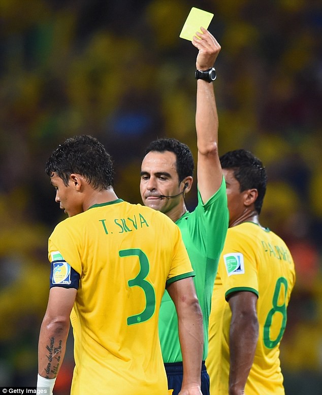 Đội trưởng Thiago Silva bị treo giò ở bán kết: “Hố đen” khó lấp