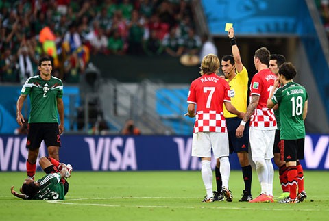 Điều tra 2 trọng tài bị tình nghi bán độ tại World Cup 2014